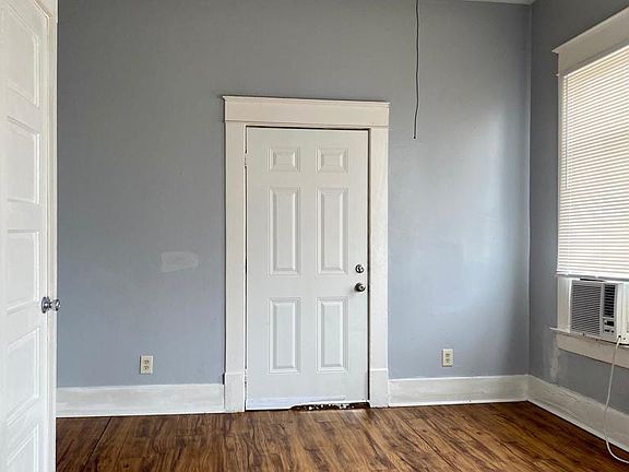 4th image of 1022 5th Ave N #1