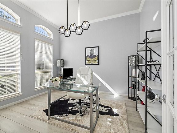 5th image of 1106 Boxwood Pl