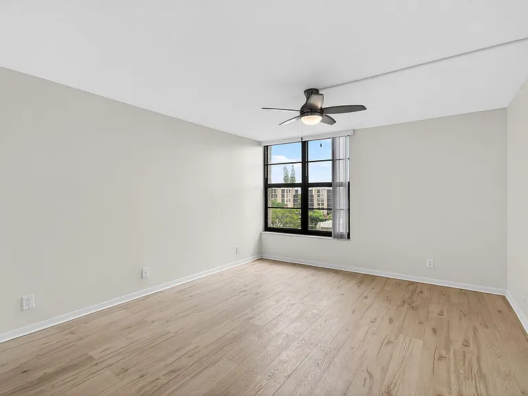 12 Royal Palm Way #501 — Photo 34