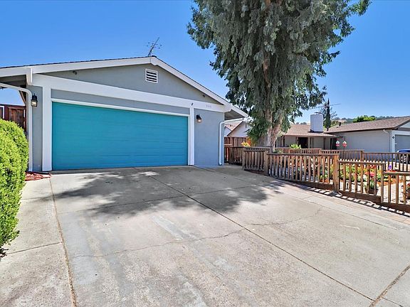 2nd image of 246 Arbor Valley Dr
