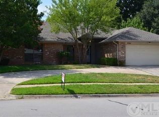 3704 Woodside Dr, Arlington, TX 76016
