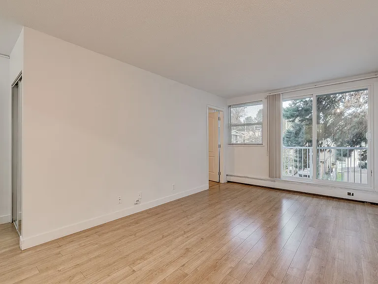 695 SE Marine Dr #605 — Photo 31