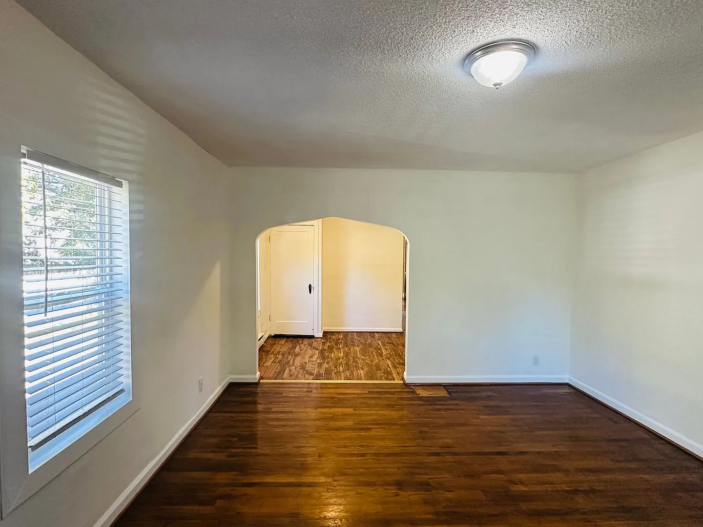 1 bed, 1.0 bath, 616 sqft, $700 — Photo 2