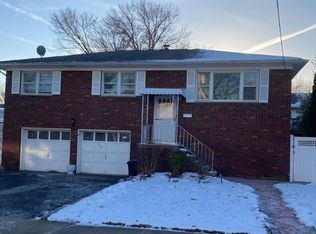 19 E Joseph St, Moonachie, NJ 07074