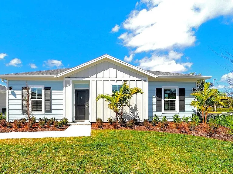 1 story exterior