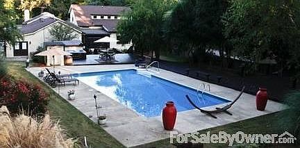 Backyard pool : Backyard looking toward the house
