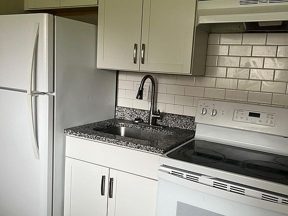 2nd image of 851 S 17th St #B