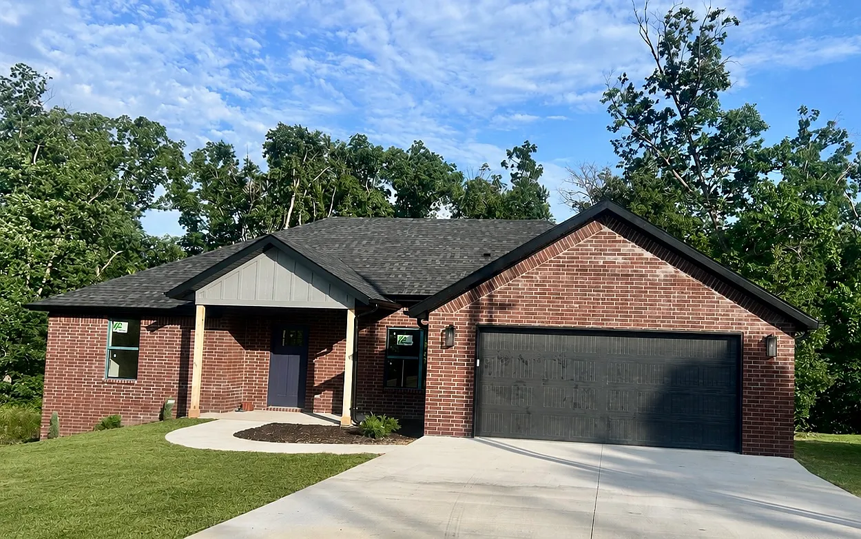3 bed, 1550 sqft, $1,920 — Photo 1
