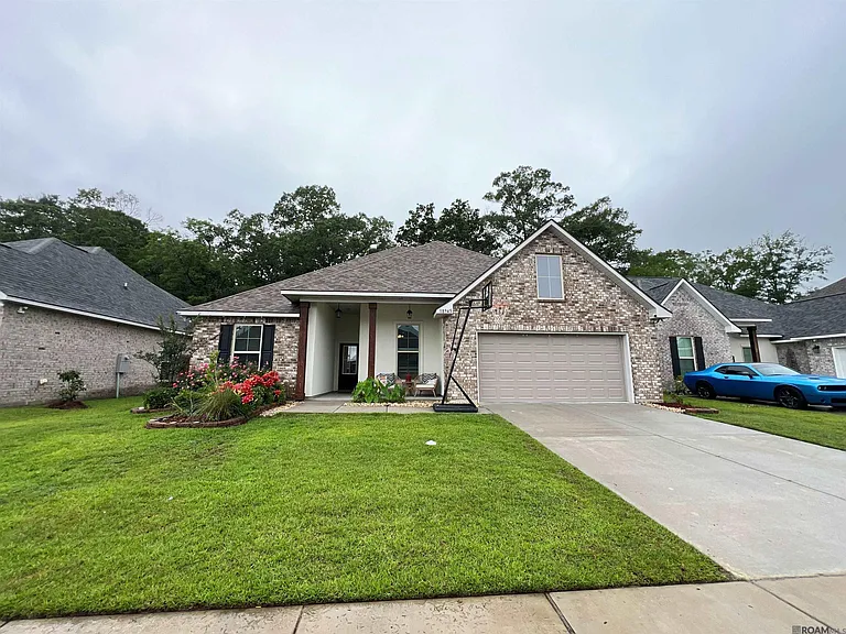 18945 Corlis Green Dr — Photo 1
