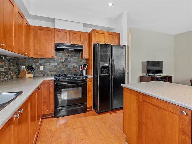 Surrey Townhouse for rent - 4 Bedrooms — photo 14