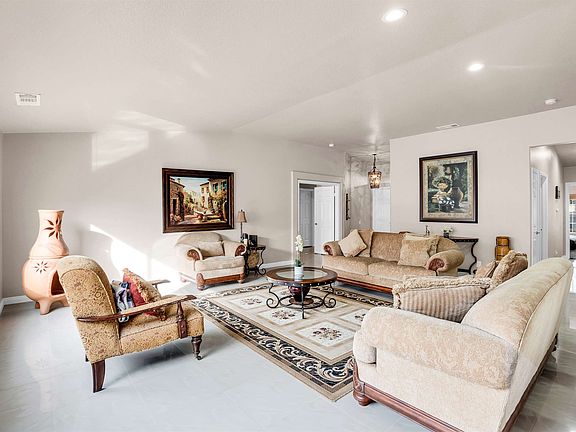 3rd image of 79895 Dandelion Dr