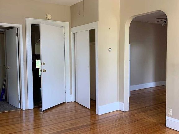 2nd image of 28 Lawrence Ave APT 3