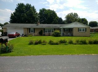 330 Shively Rd, Chambersburg, PA 17202
