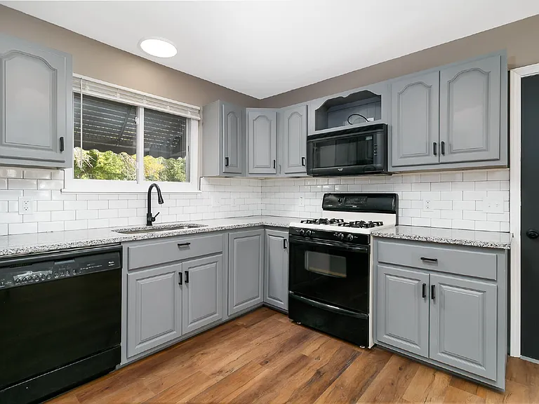 1215 Pamela Dr — Photo 7