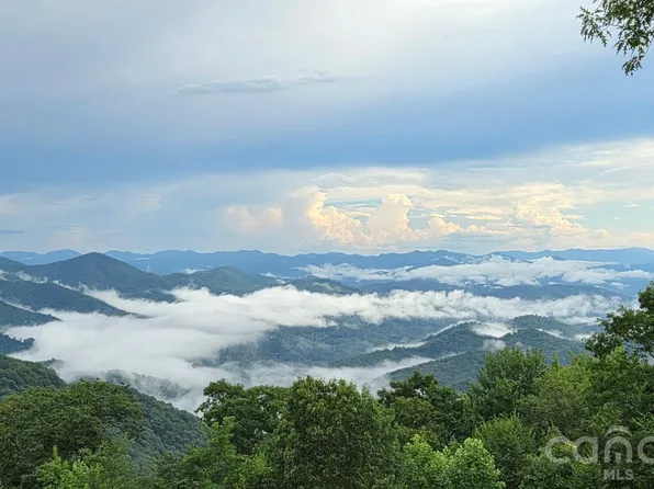 2222 Greenspire Dr, Sylva, NC 28779