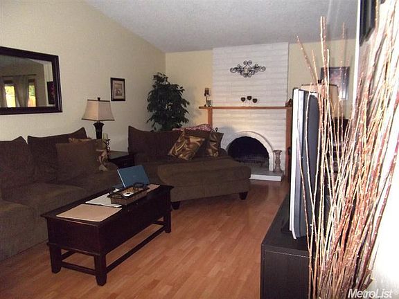 2nd image of 8068 Ramblewood Way