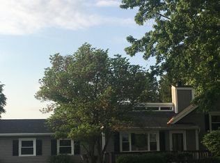 6 Stoney Path Ln, Rochester, NY 14626