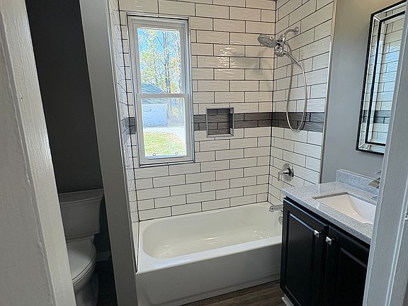 2nd image of 509 E Benton St