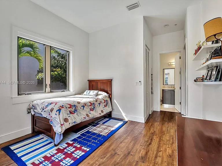 SW 56th Ct — Photo 31