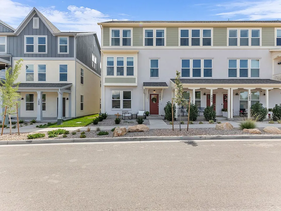 1484 N 1875 W