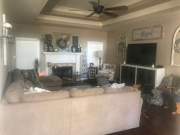 3rd image of 7686 Rosewood Dr