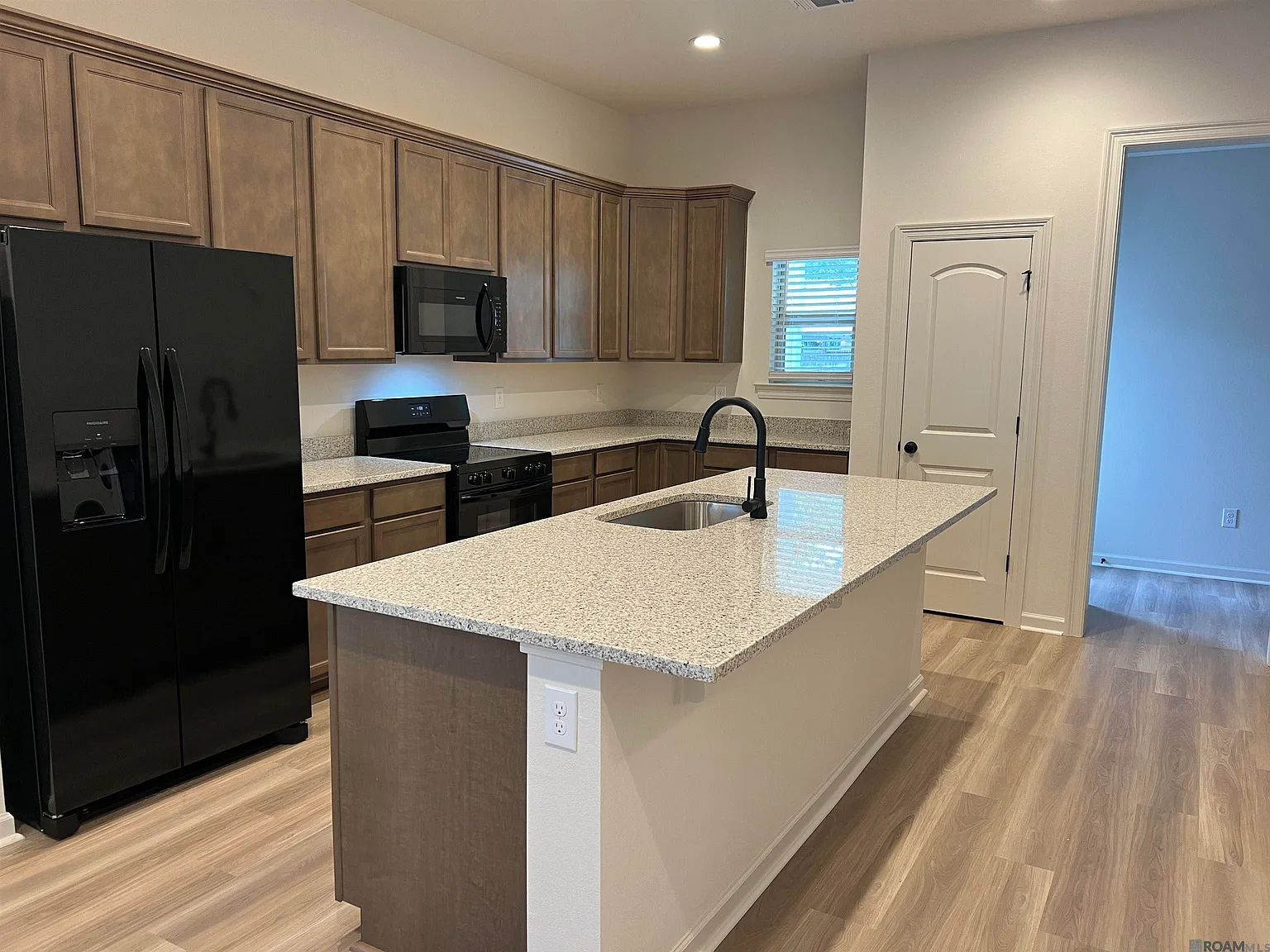 3 bed, 1668 sqft, $1,975 — Photo 4