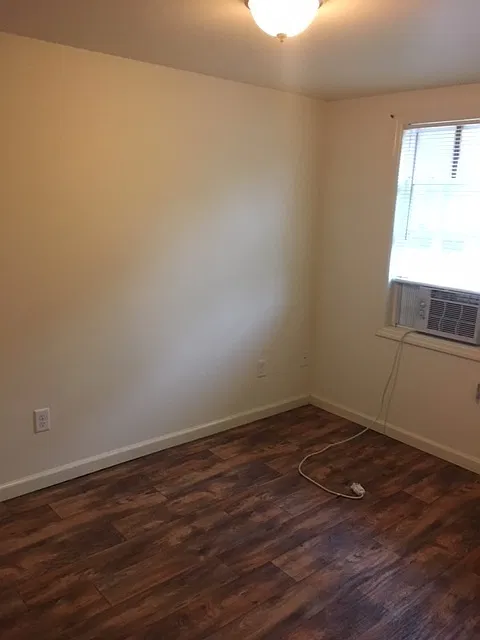 1BD/1B Bungalow in N. Lowndes Co. — Photo 3
