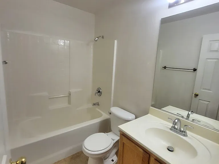 4523 Sparwood Dr — Photo 10