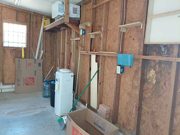 4th image of 38206 Woodgate Ln