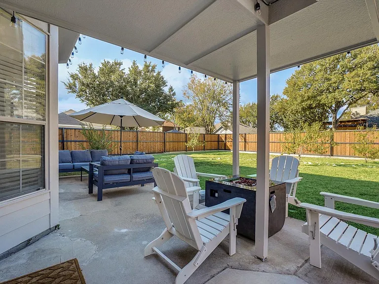 2062 Arena Dr — Photo 39