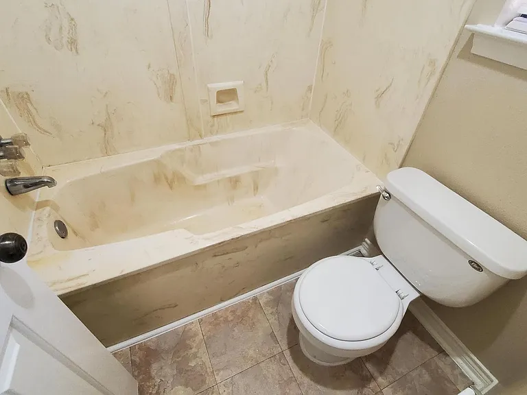 505 Pelican Ct — Photo 1
