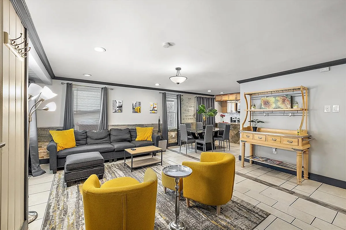 2 bed, 1060 sqft, $2,250 — Photo 4