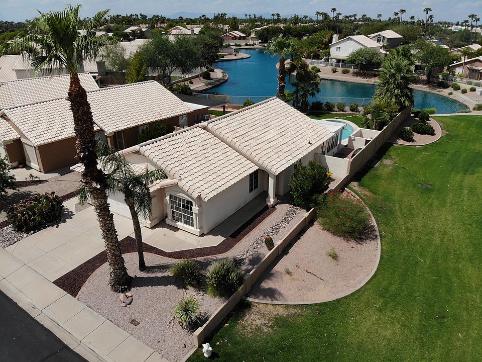 Waterfront in the desert