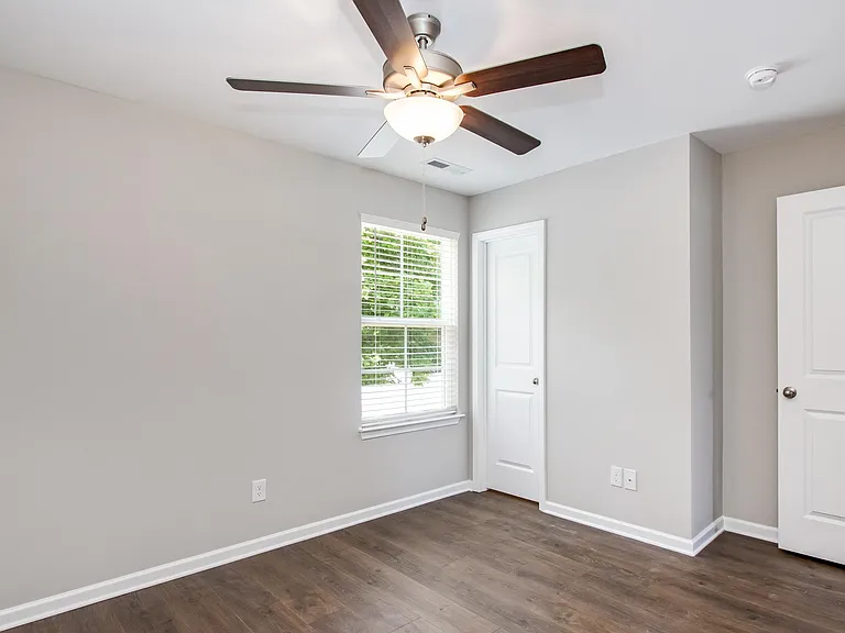 106 Kathryn Ct — Photo 10