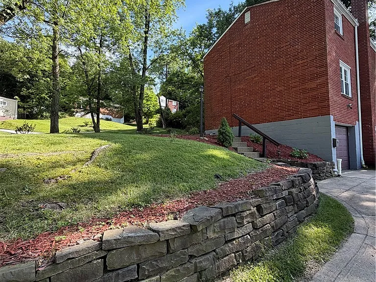 131 Jacob Dr — Photo 31