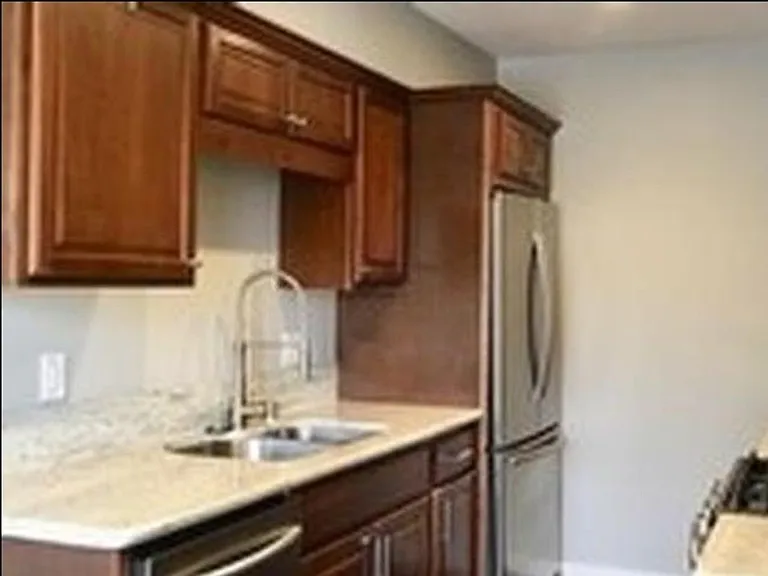 Casa Grande Apartments — Photo 12