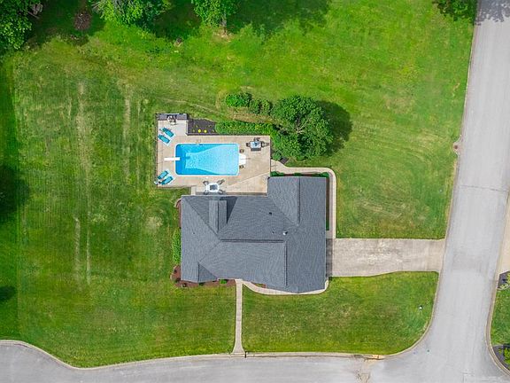 2nd image of 6140 Stanford Ct