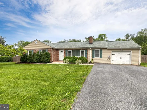 6507 Sunset Dr, Sykesville, MD 21784