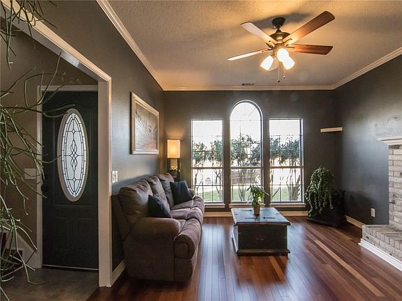 3rd image of 2122 Arbor Creek Dr