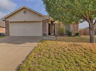 105 Kings Way Dr, Rhome, TX 76078