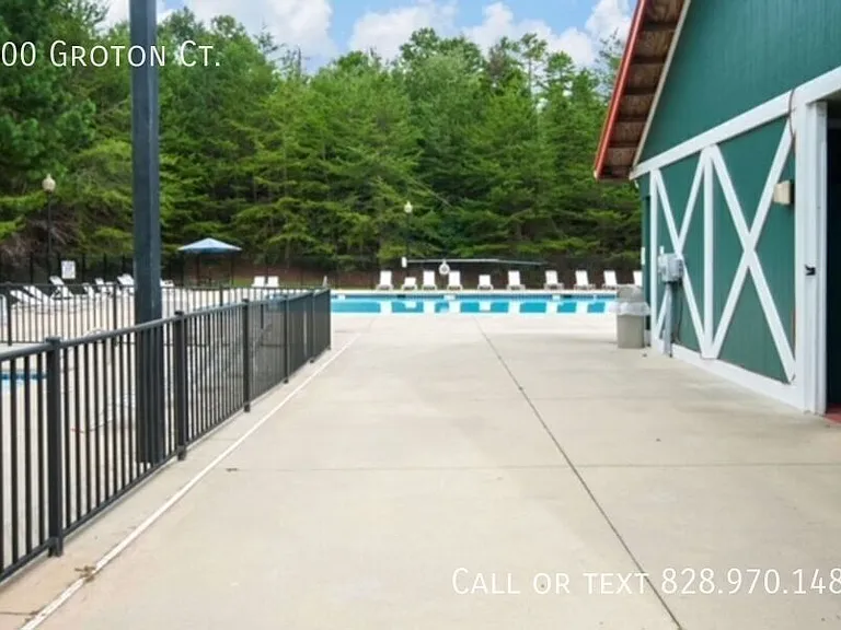 200 Groton Ct — Photo 11