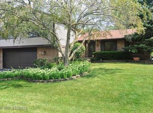 755 Harvest Dr, Lake Zurich, IL 60047