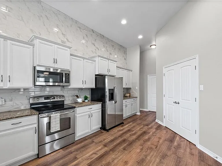 3381 Vineyard Trl — Photo 8