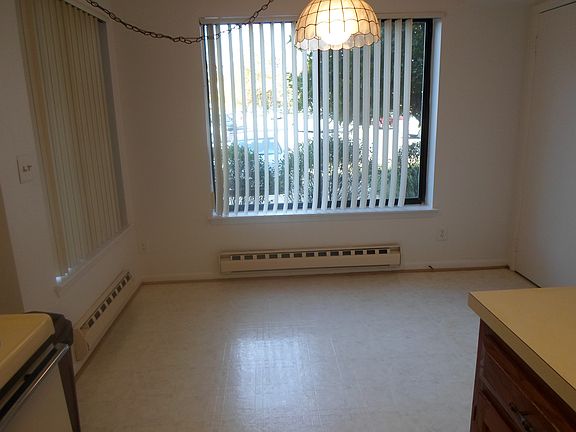 eat-in-kitchen