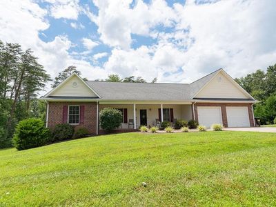 1020 Briar Creek Dr, North Wilkesboro, NC, 28659