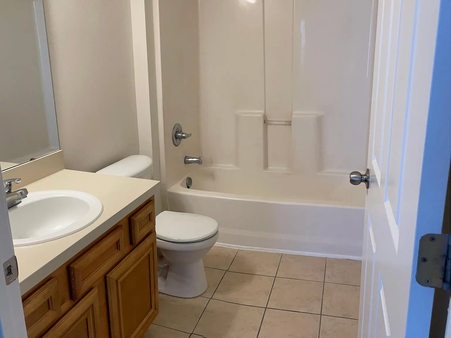 3 bed, 1100 sqft, $1,550 — Photo 1