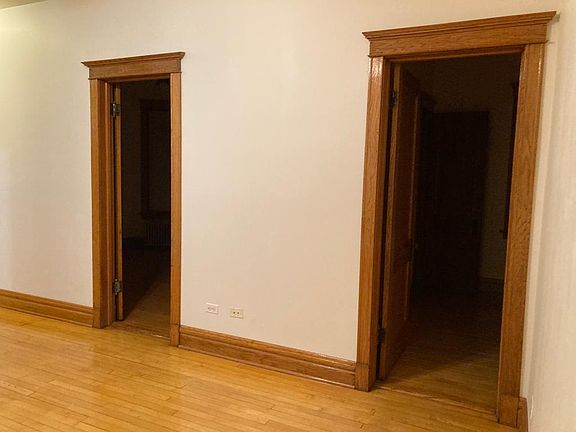 2nd image of 4140 N Paulina St APT 1R