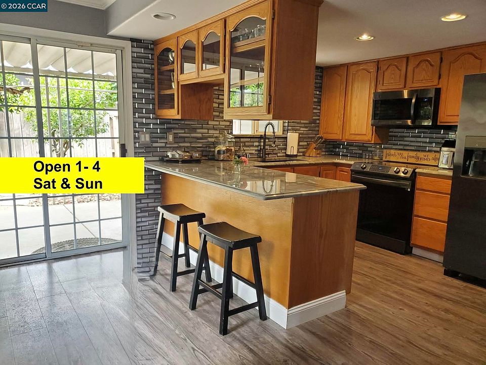 1st image of 552 Redwood Dr