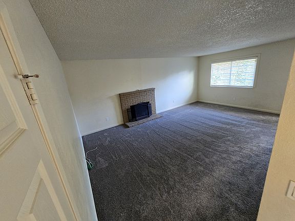 3rd image of 8824 Lansdowne Dr
