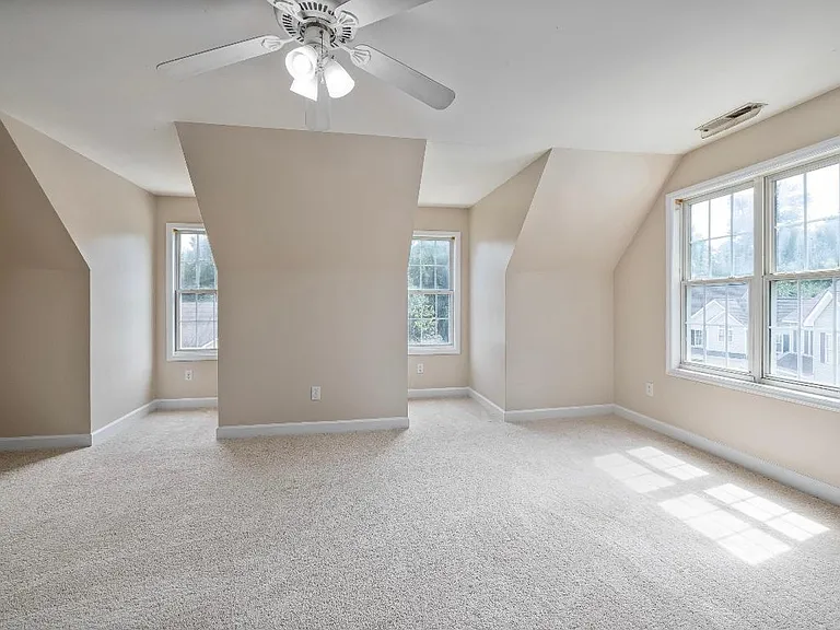 3209 Livia Cir — Photo 11